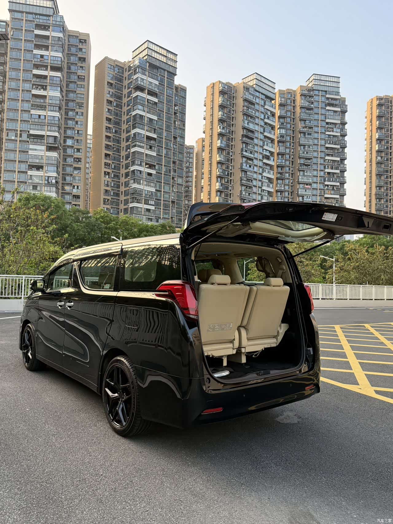 Toyota Alphard, 2019 25