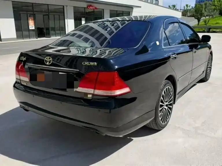 Toyota crown