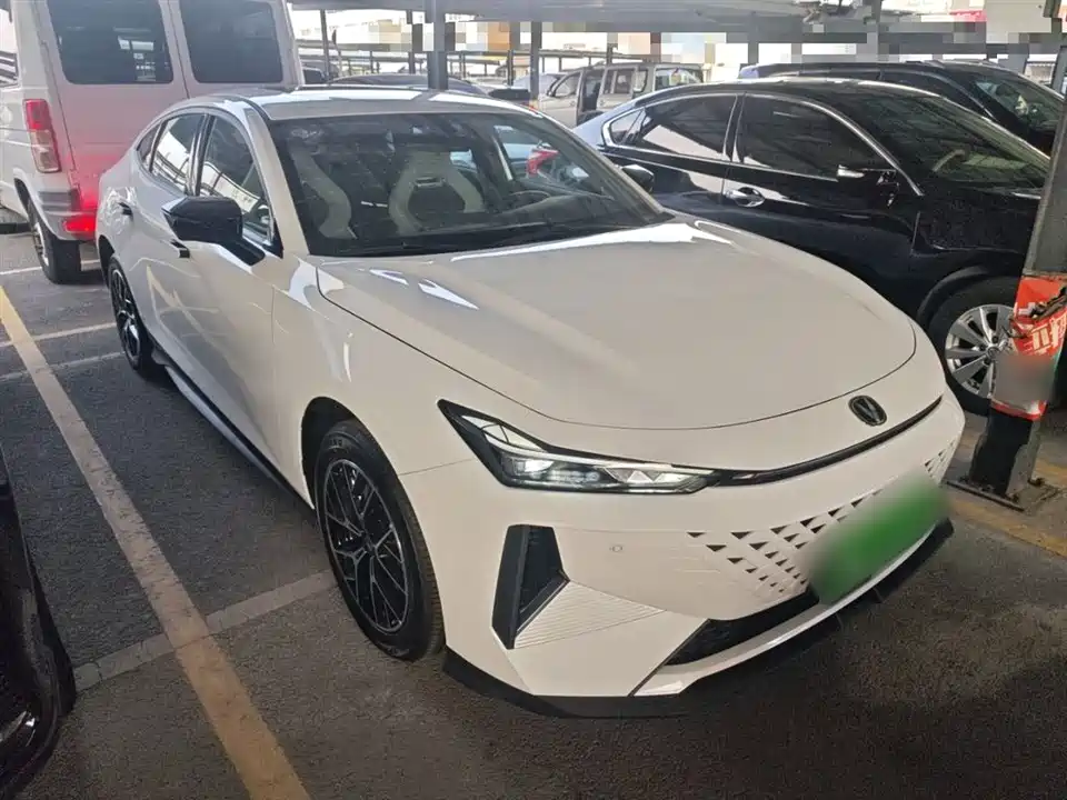 Changan UNI-V Smart iDD