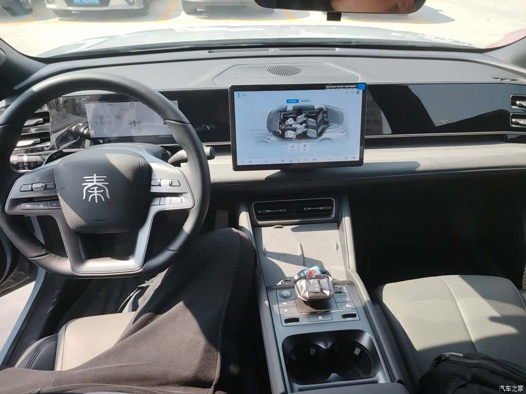 BYD Qin, 2025 10