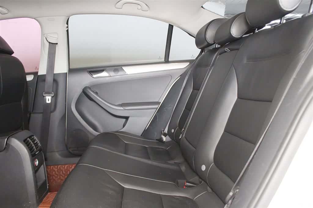 Volkswagen Sagitar, 2015 8