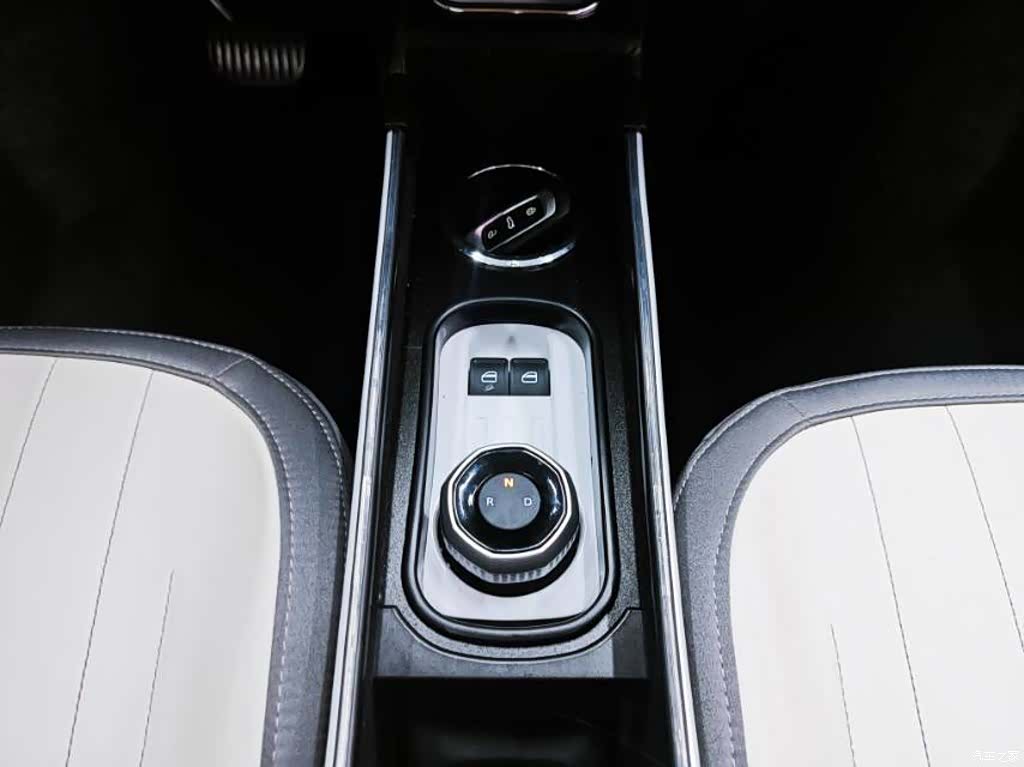 Geely Panda, 2025 15