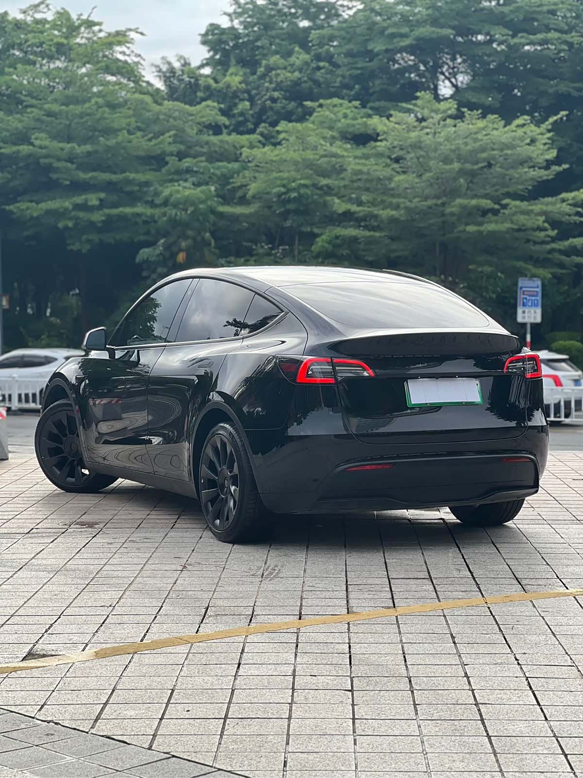 Tesla Model Y, 2022 20