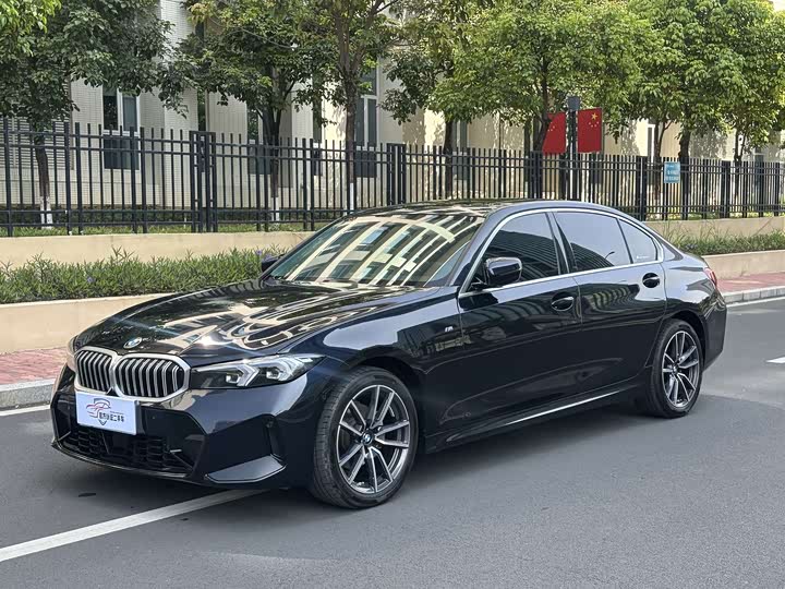 BMW 3 Series 2025 — фото 1