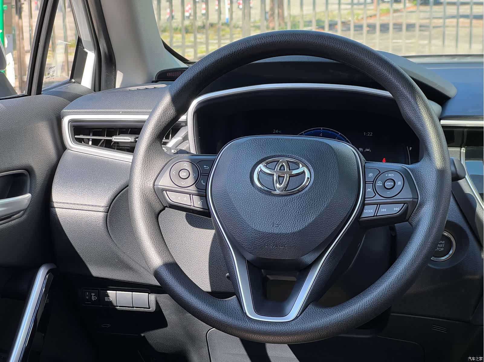 Toyota Frontlander, 2023 19