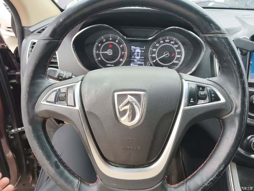 Wuling 560, 2016 11