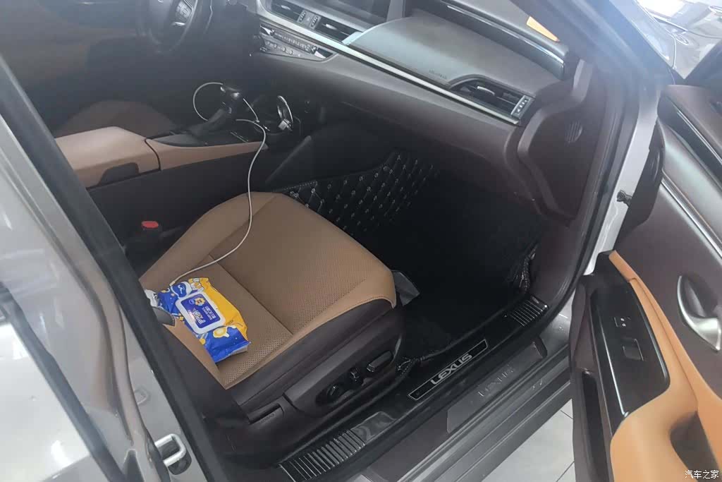 Lexus ES, 2020 8