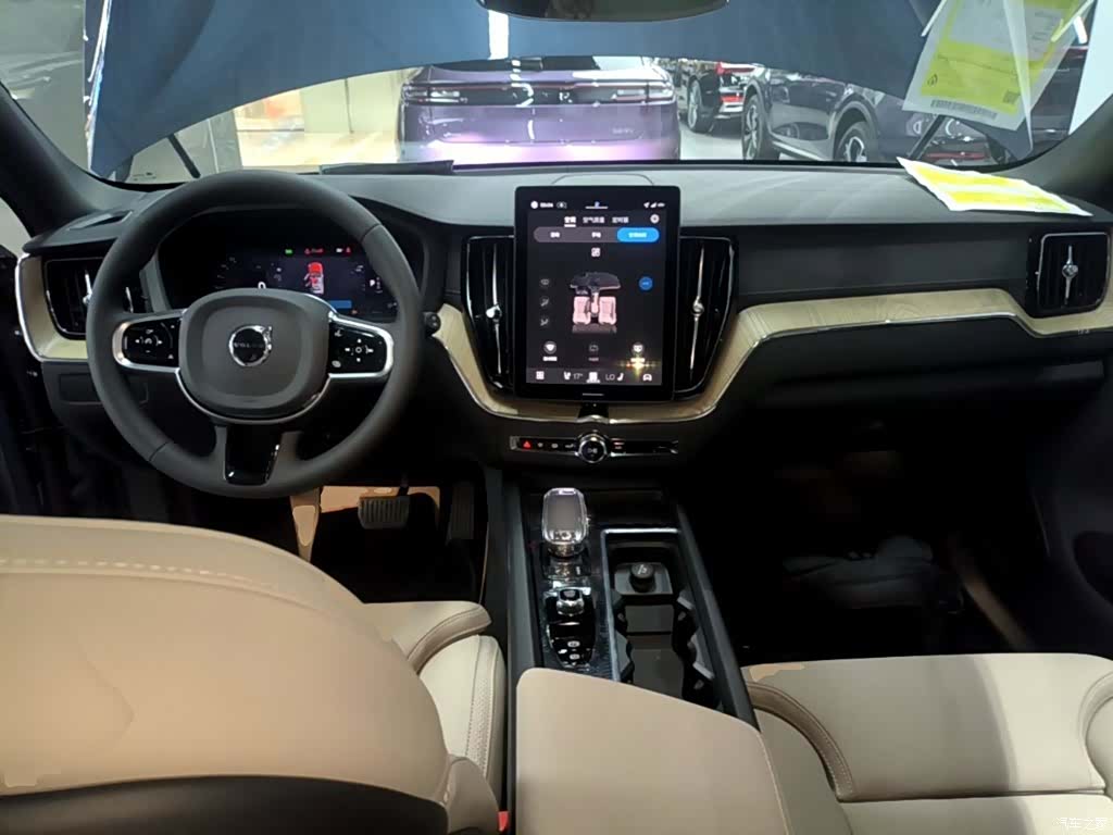 Volvo XC60, 2026 10