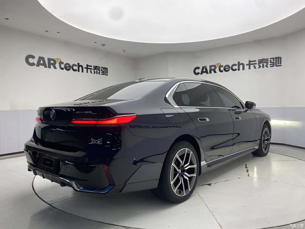 BMW i7, 2025 все фото