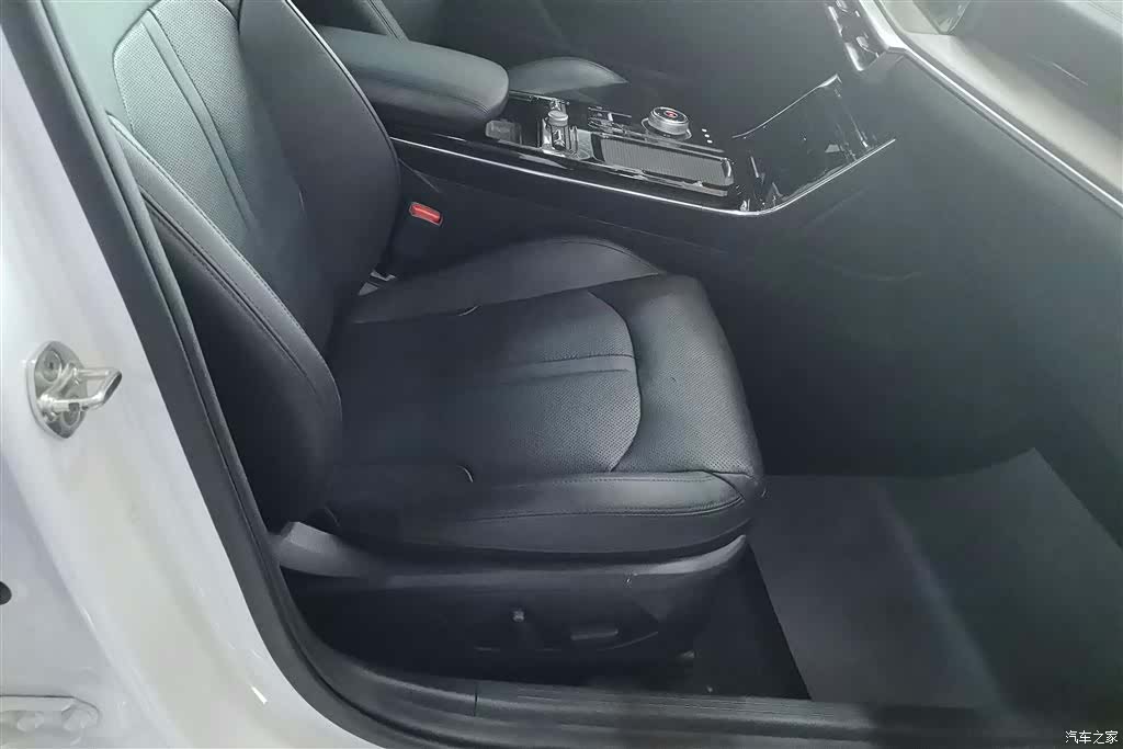 Kia K5, 2023 8