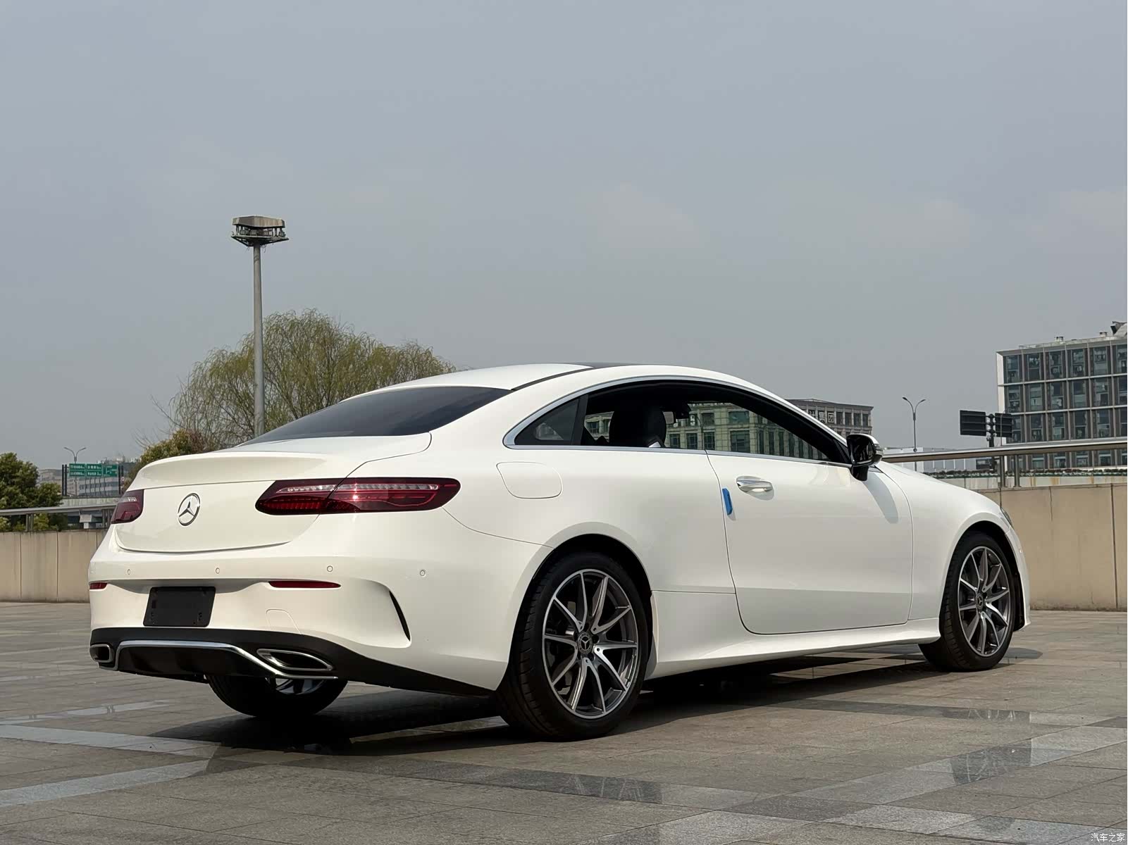 Mercedes-Benz E-Class, 2023 10
