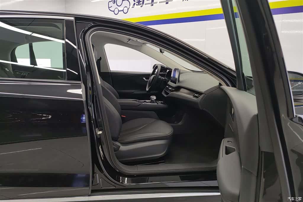 Hongqi QM5, 2024 8