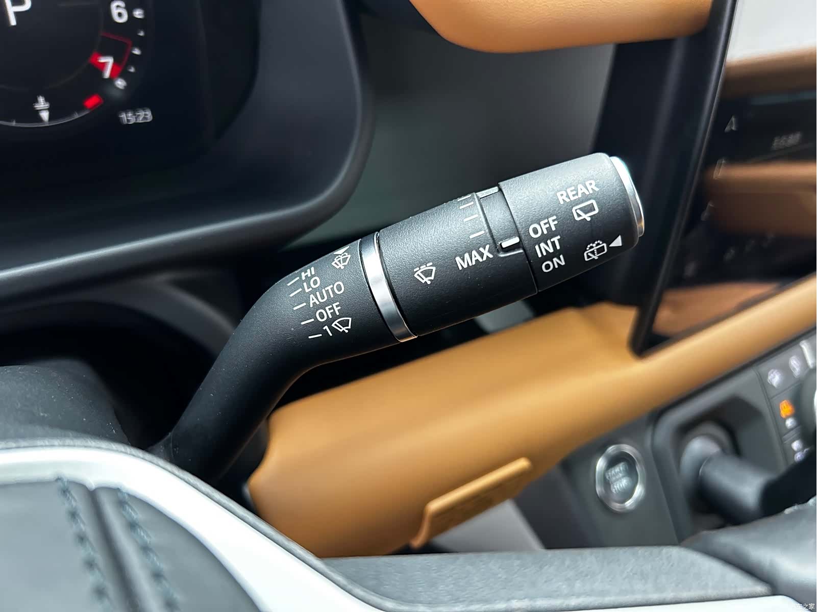 Land Rover Defender, 2024 9