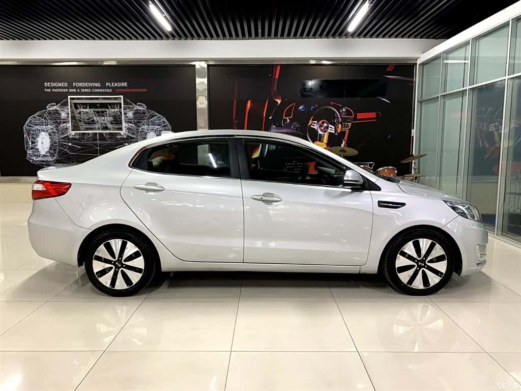 Kia K2, 2013 4