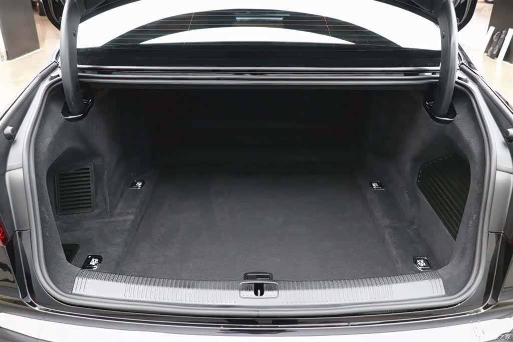 Audi A8L, 2024 30