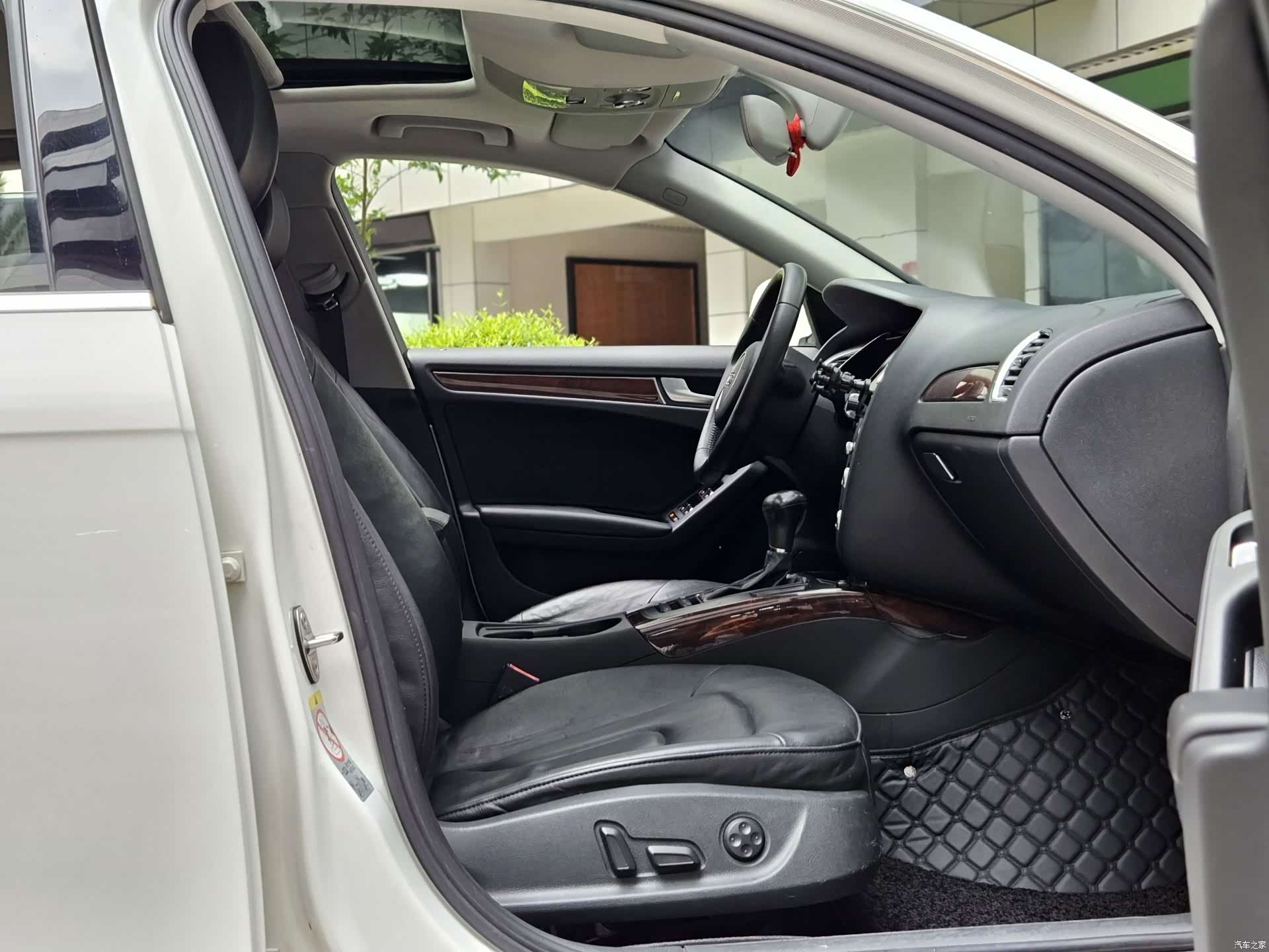 Audi A4L, 2012 6