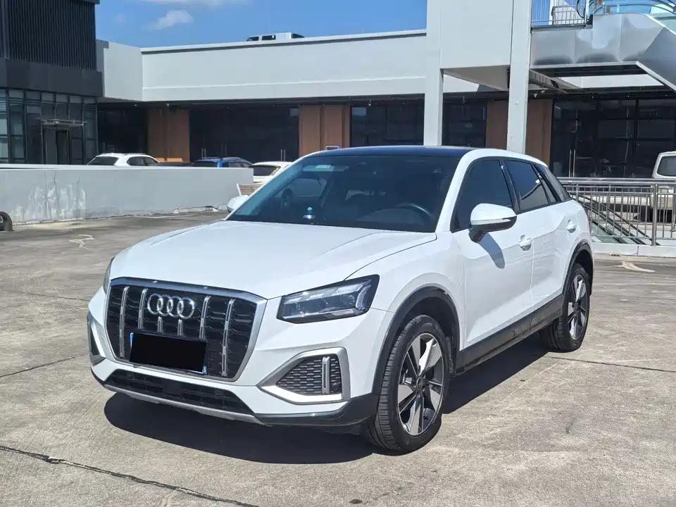 Audi Q2L