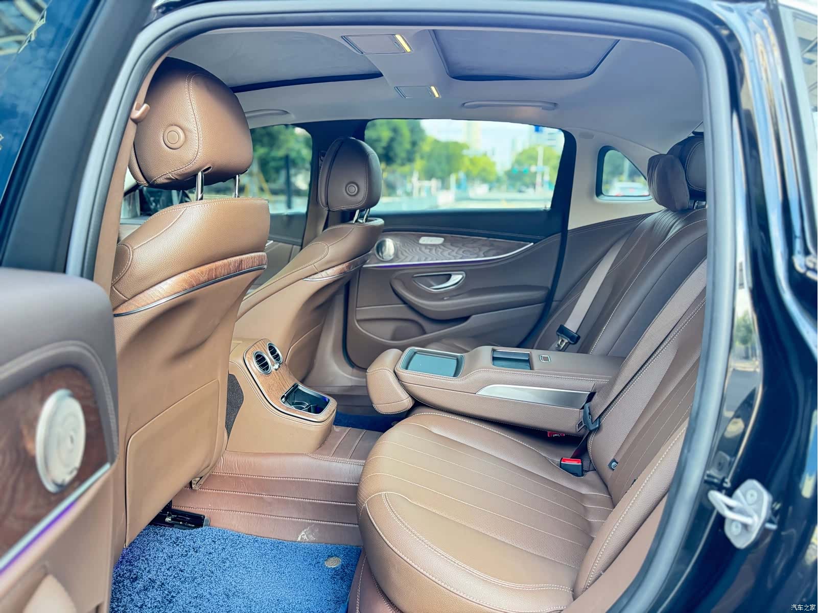 Mercedes-Benz E-Class, 2023 8