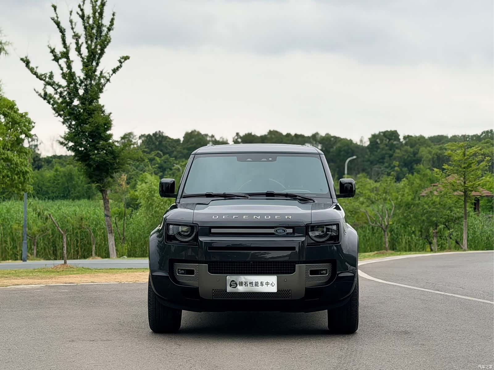 Land Rover Defender, 2026 2