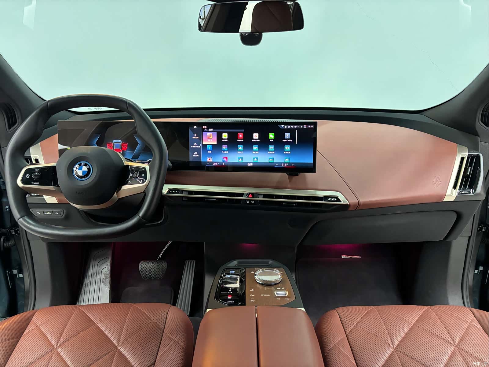 BMW iX, 2024 8