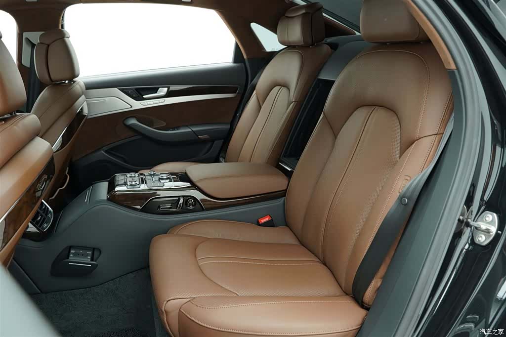 Audi A8L, 2015 23