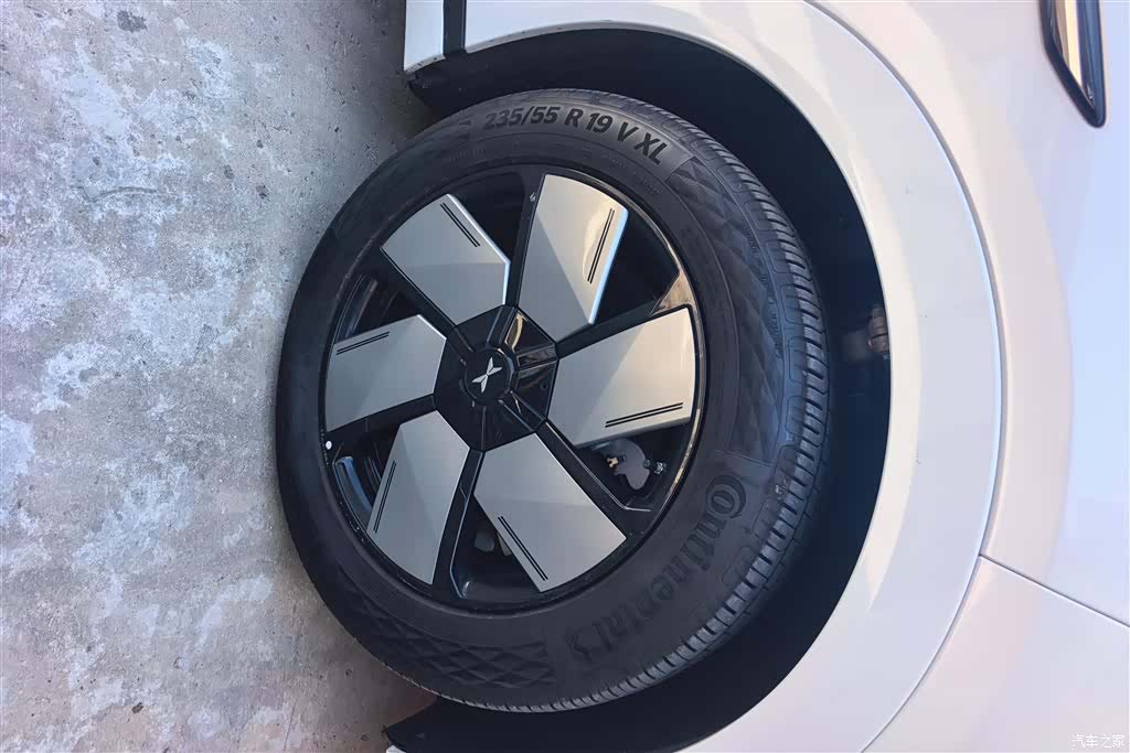 Xpeng X9, 2024 6