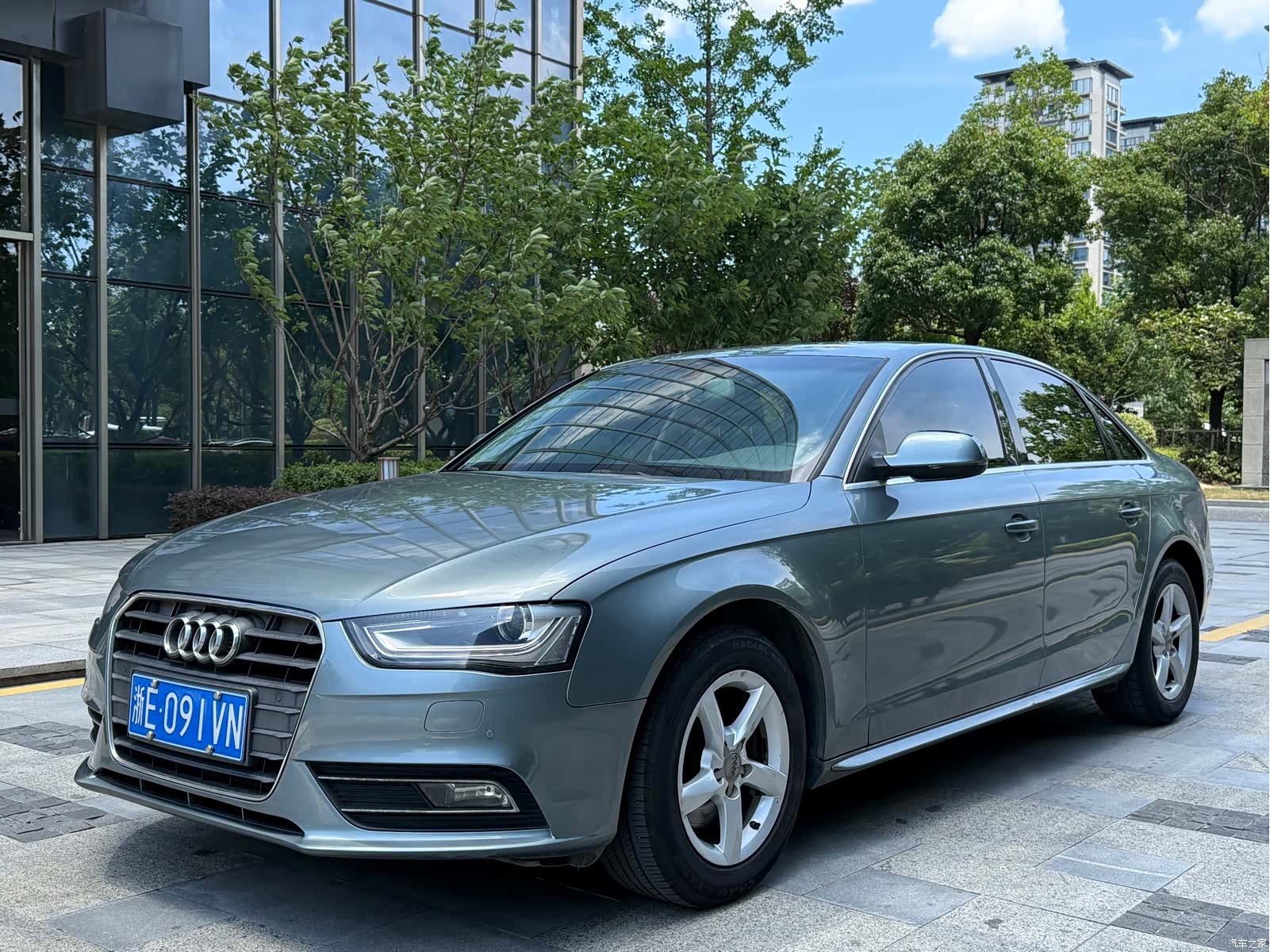 Audi A4L, 2015 1