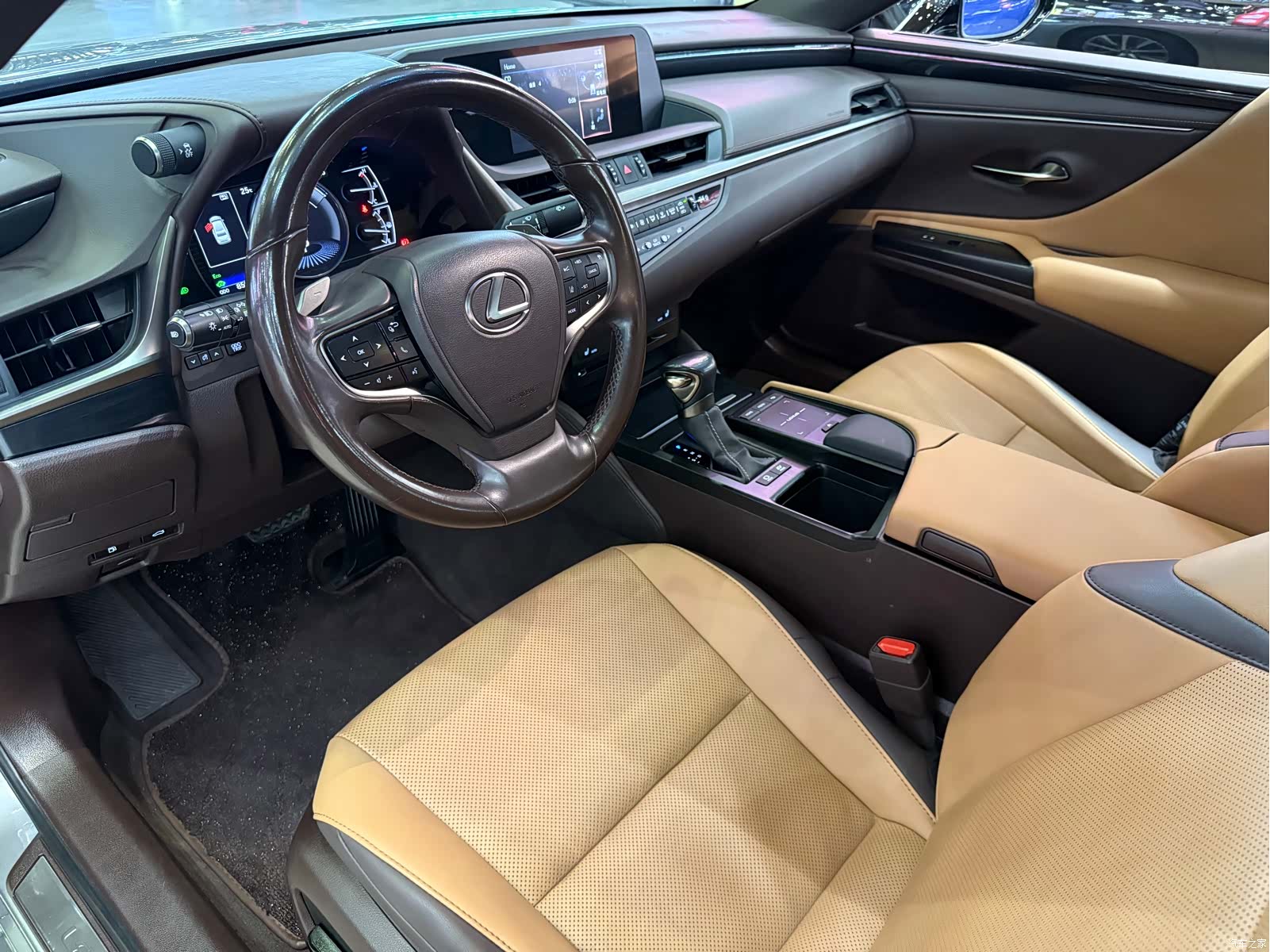 Lexus ES, 2020 14