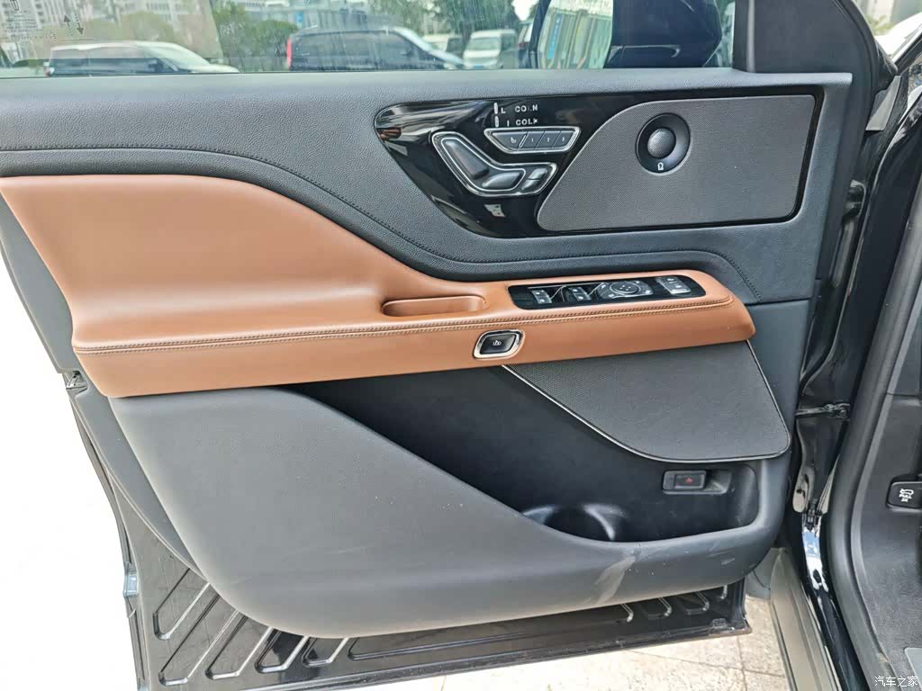 Lincoln Aviator, 2021 все фото
