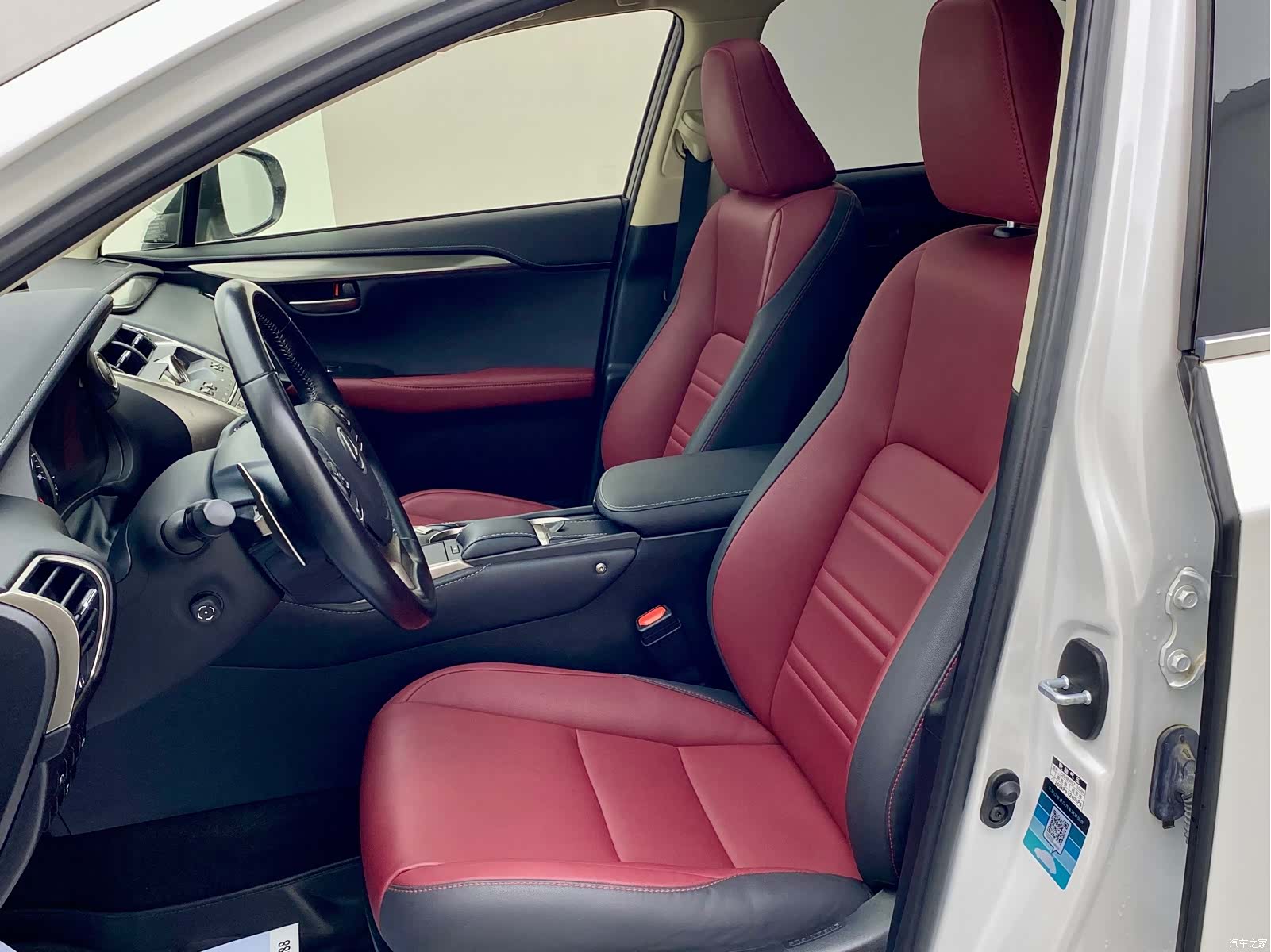 Lexus NX, 2021 21