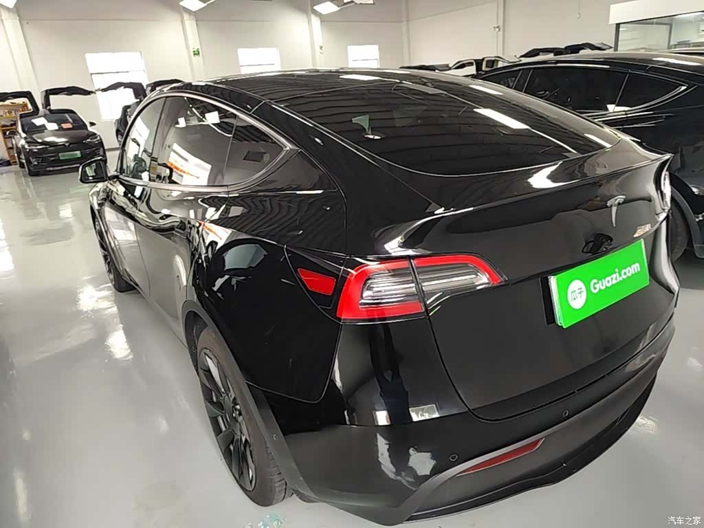 Tesla Model Y, 2022 все фото