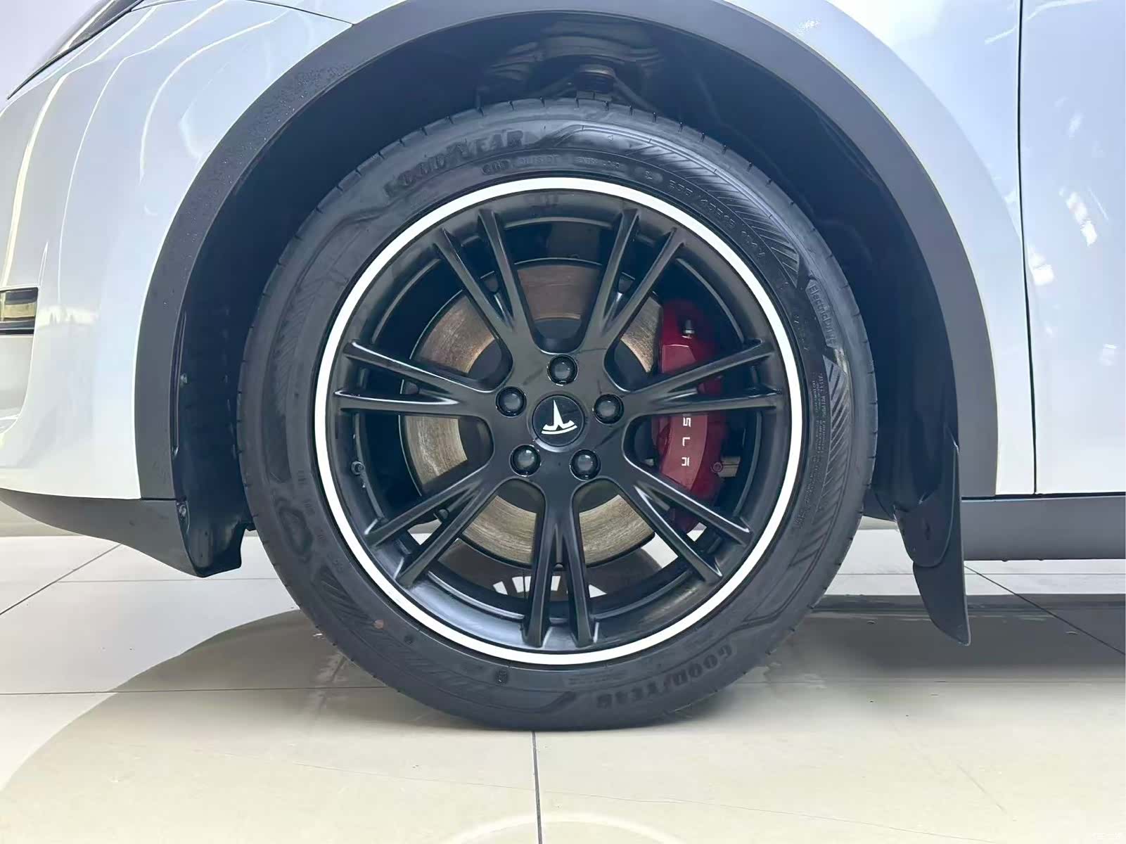 Tesla Model Y, 2023 21