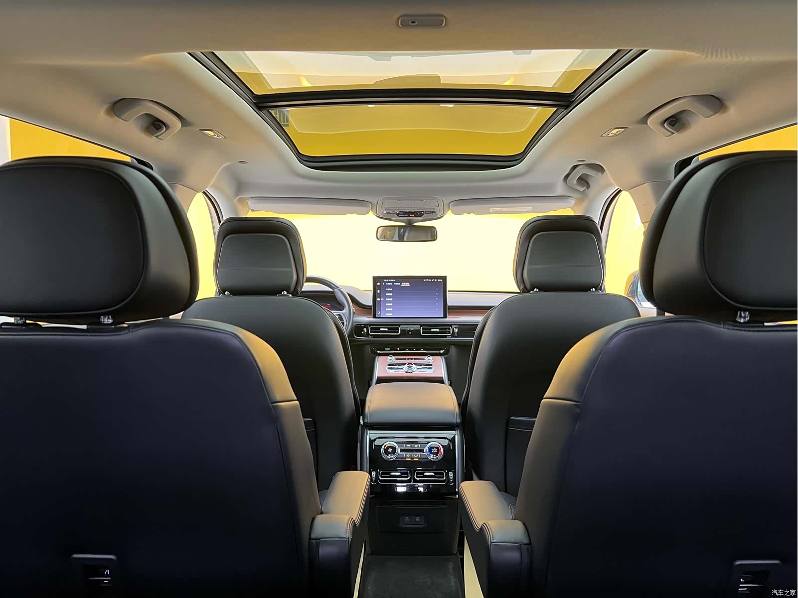 Lincoln Aviator, 2024 31