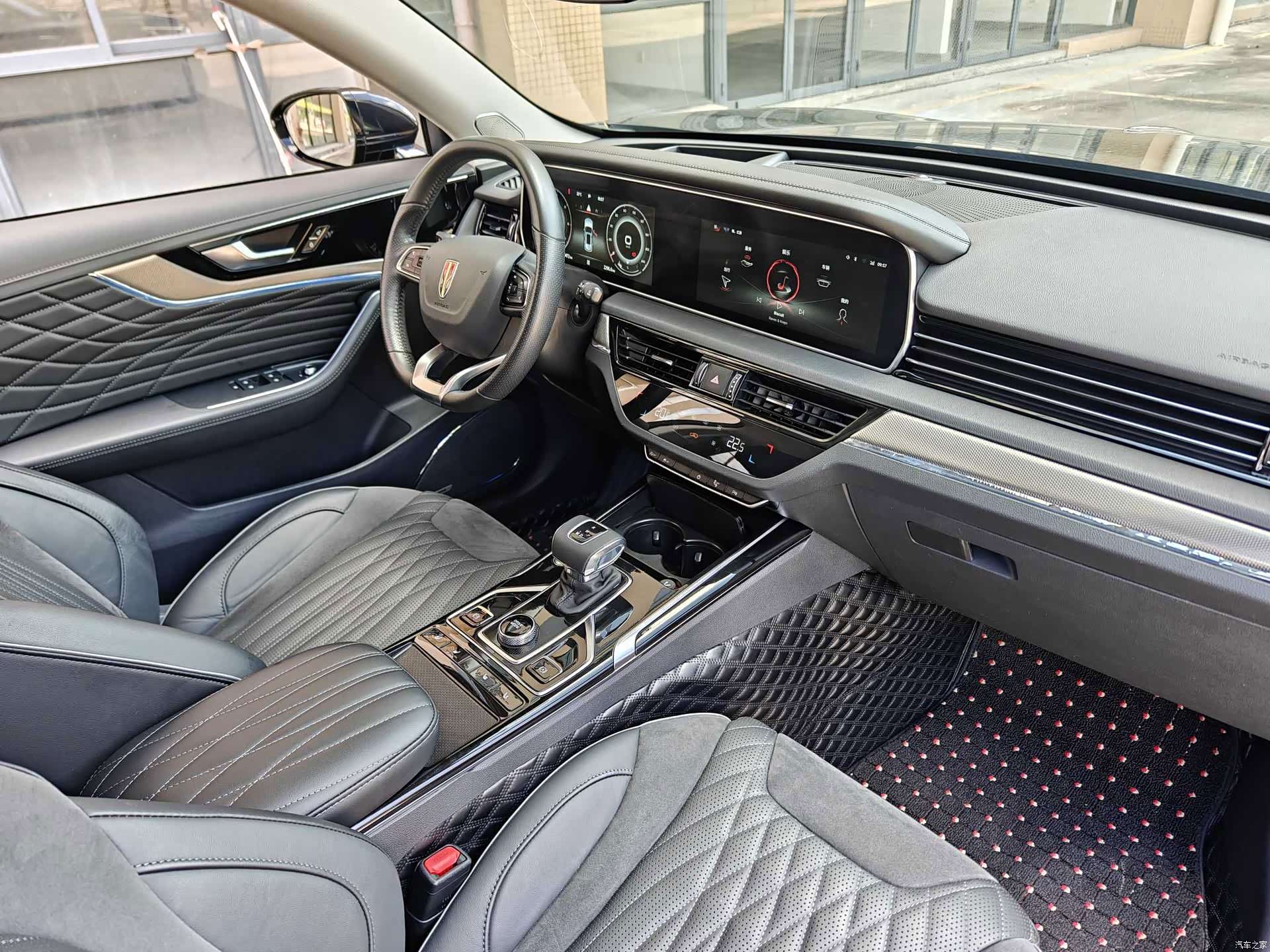 Hongqi HS5, 2022 9