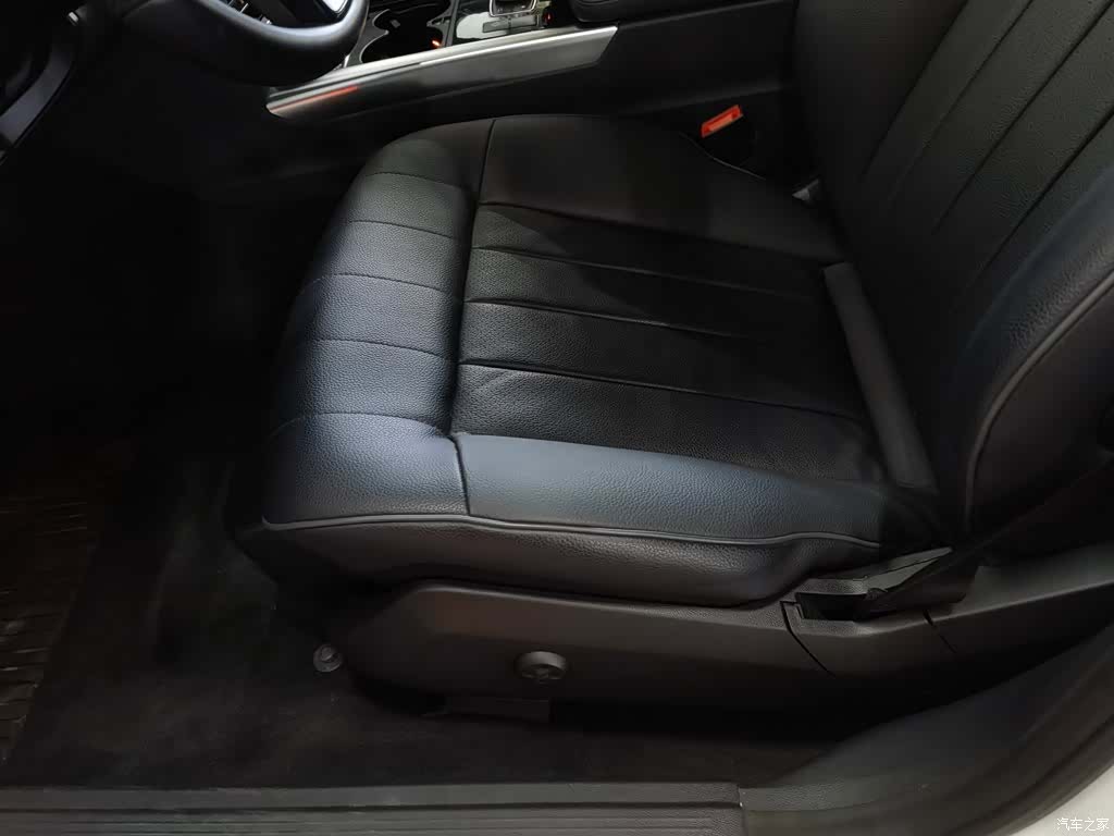 Mercedes-Benz E-Class, 2015 20