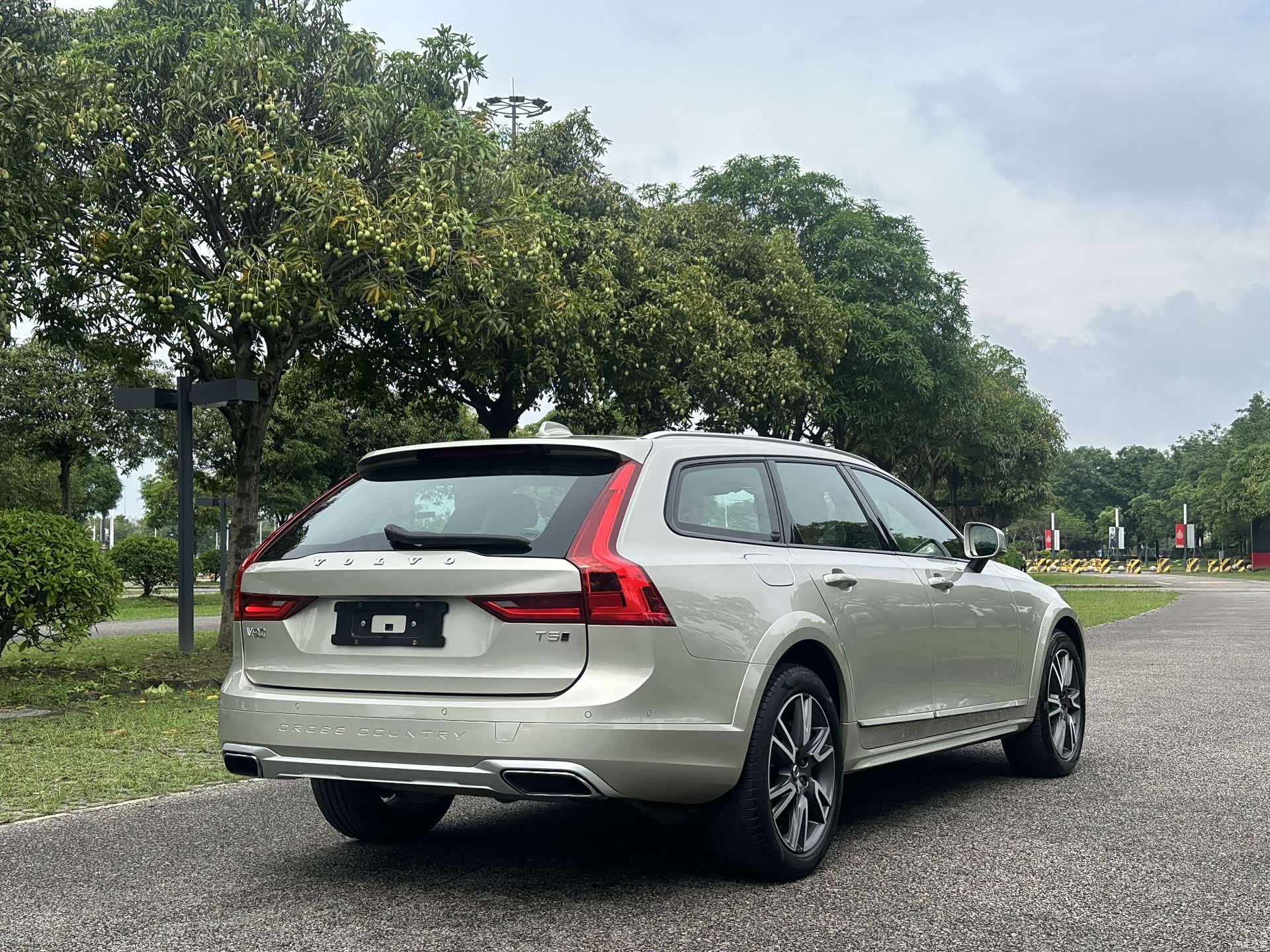 Volvo V90, 2019 22