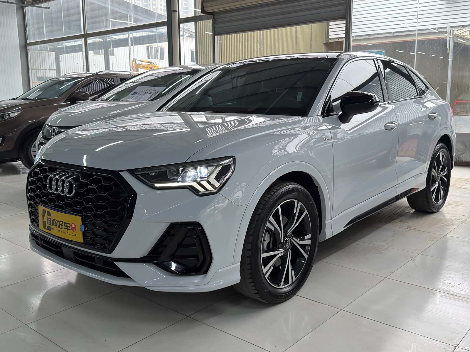 Audi Q3, 2022 1