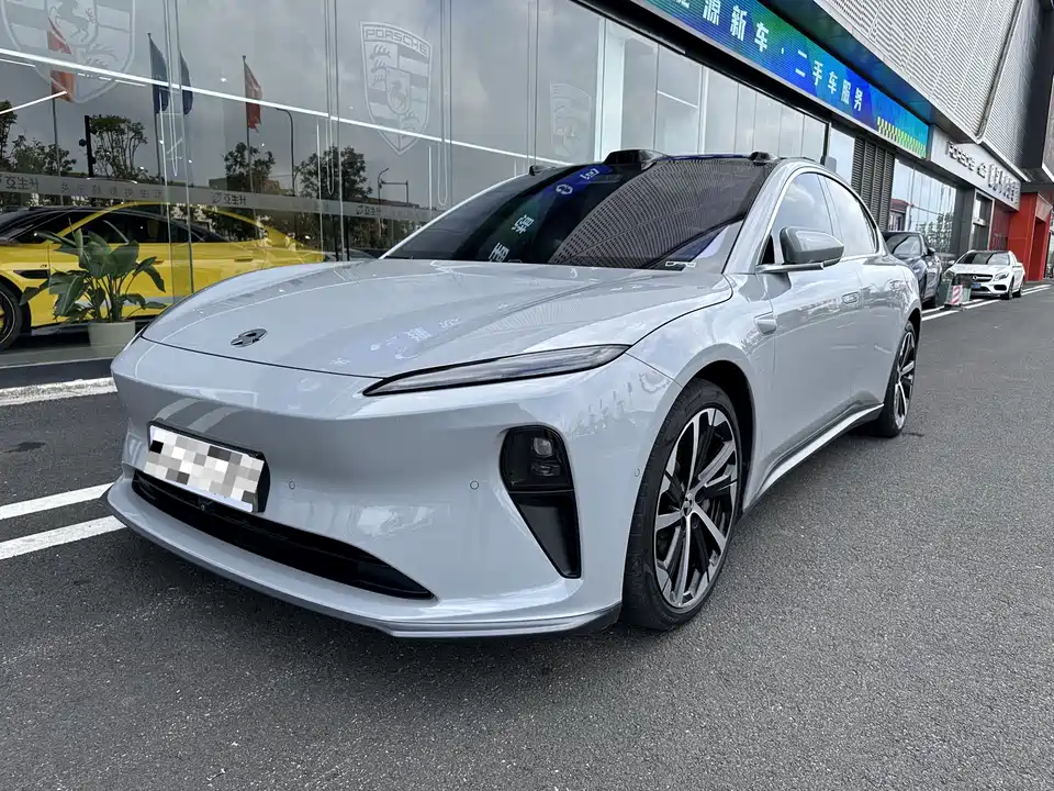 NIO ET5