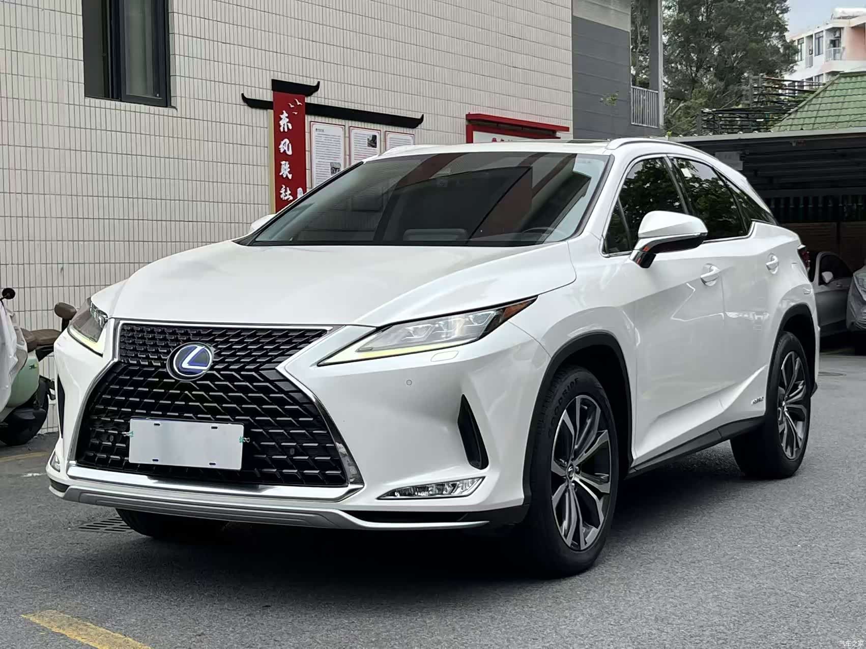 Lexus RX, 2022 1