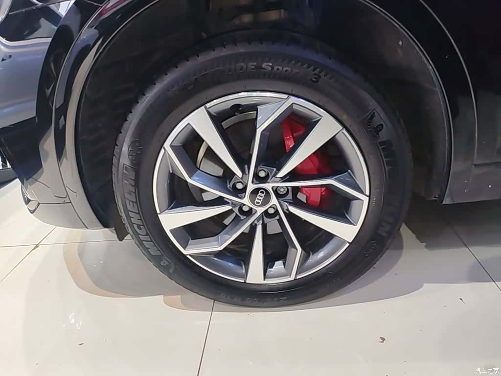 Audi Q5L, 2024 23