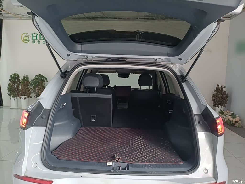 Geely Galaxy E5, 2025 19