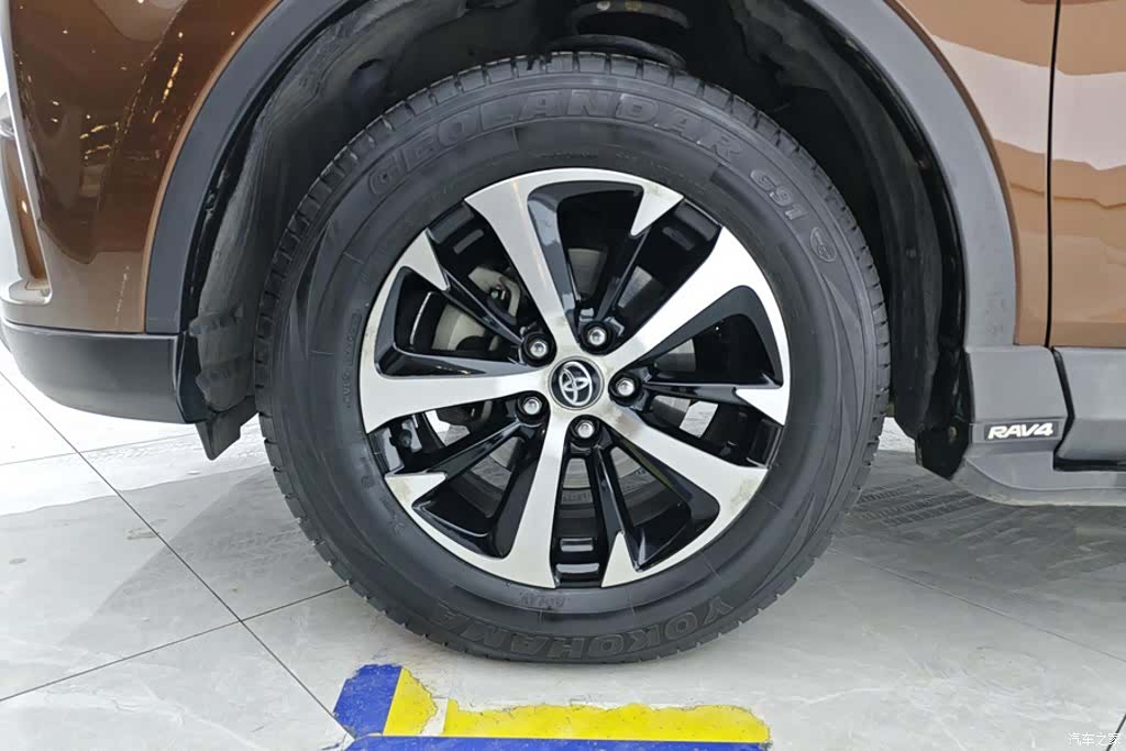 Toyota RAV4, 2017 6