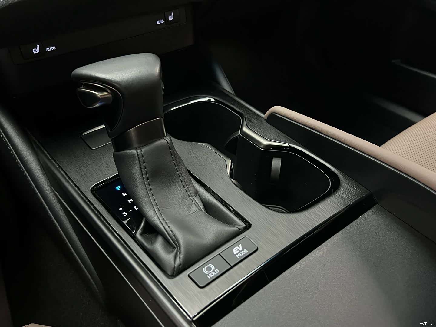 Lexus ES, 2023 15
