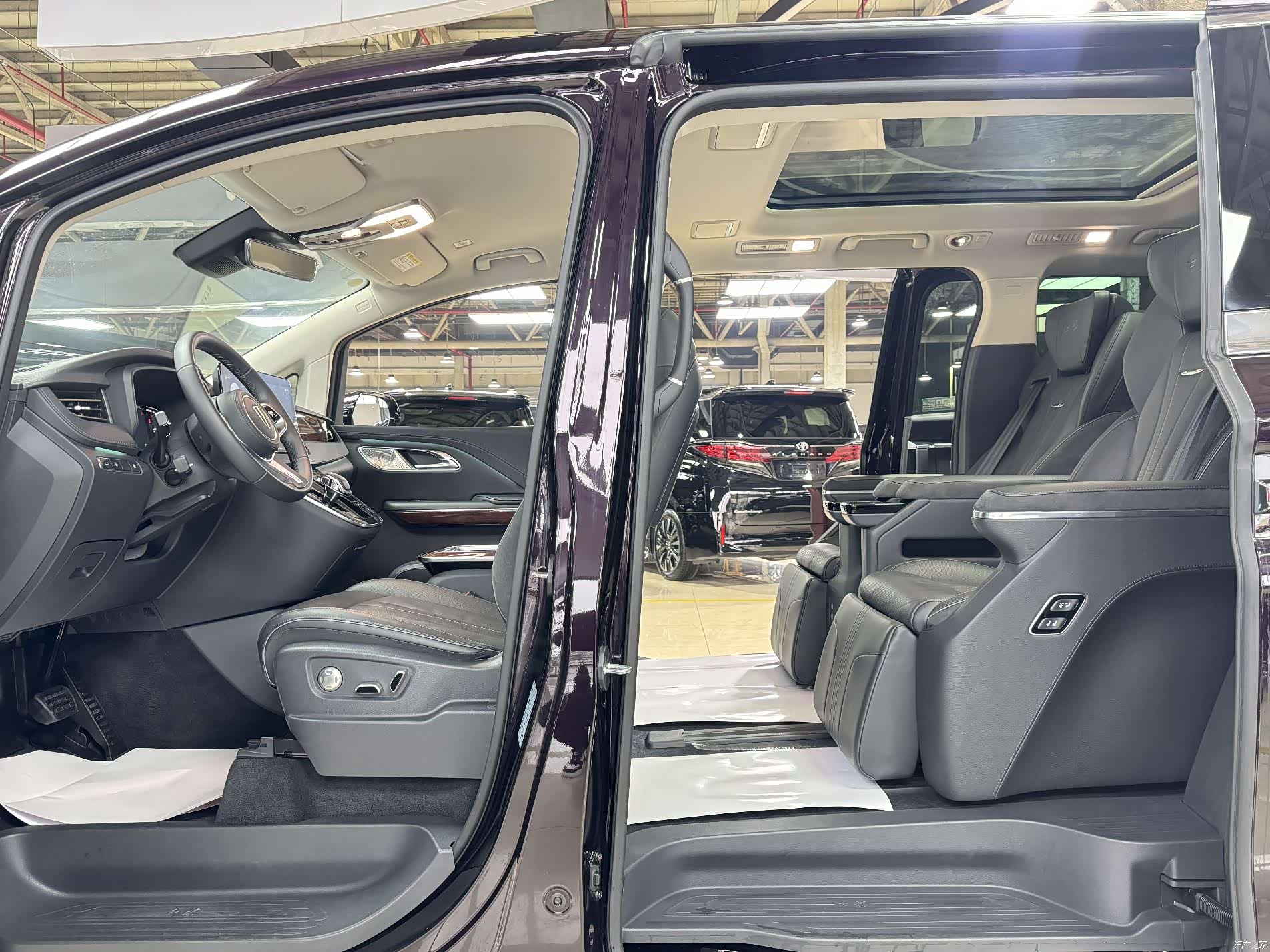 Hongqi HQ9, 2024 10
