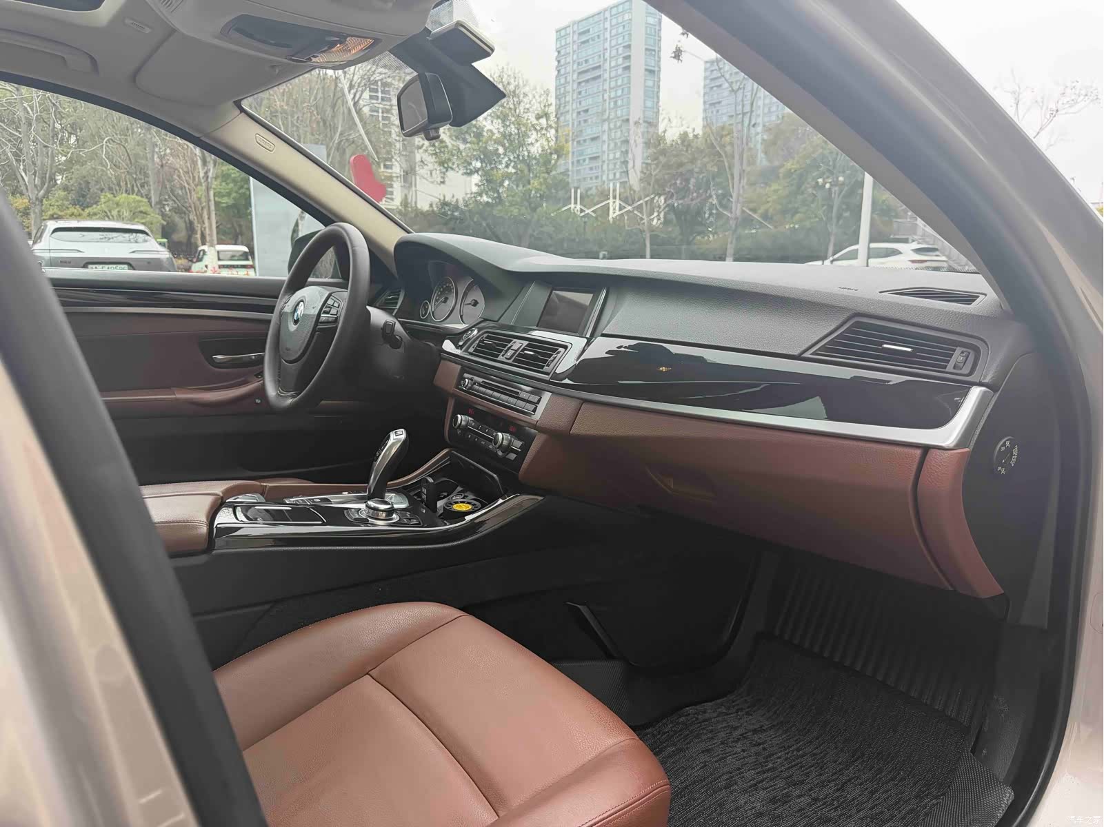 BMW 5 Series, 2014 11