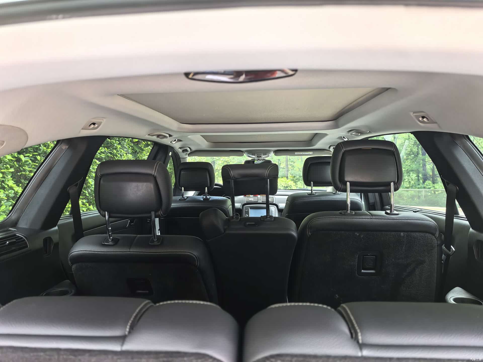 Mercedes-Benz R-Class, 2015 11
