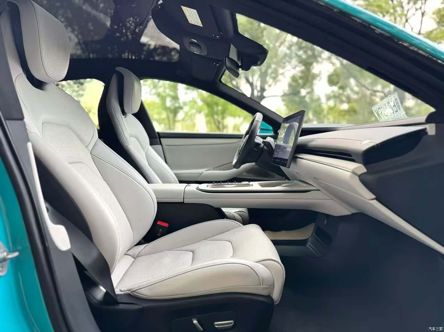 Xiaomi SU7, 2025 6