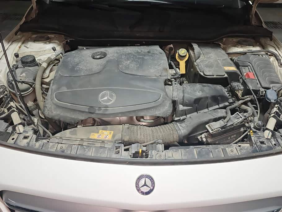 Mercedes-Benz GLA Mercedes-Benz GLA