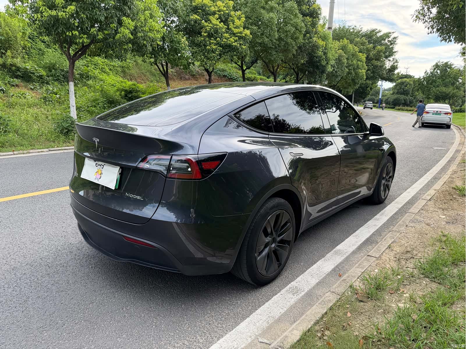 Tesla Model Y, 2024 14
