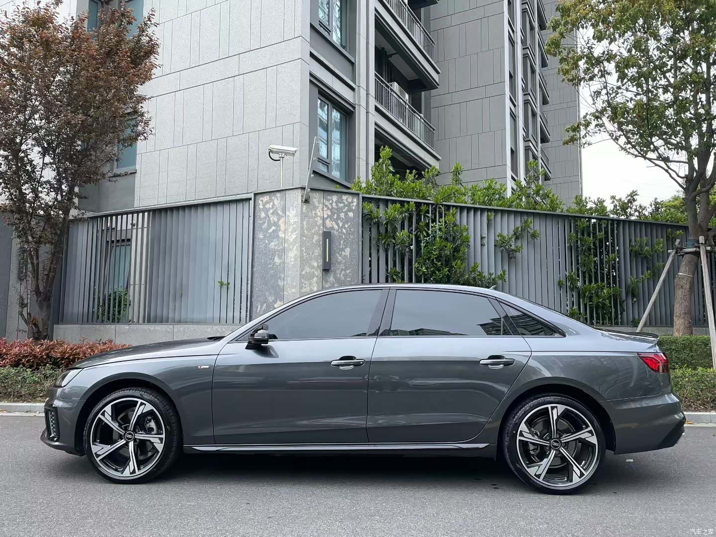 Audi A4L, 2025 14